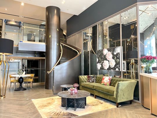 For Lease - 395 Dundas Street Unit# 806, Oakville, Ontario - Photo 1