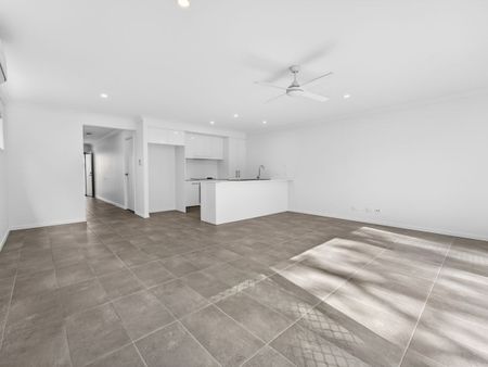 Stunning Brand-New Townhouse with Lawn Garden Available to Rent Now - Photo 2
