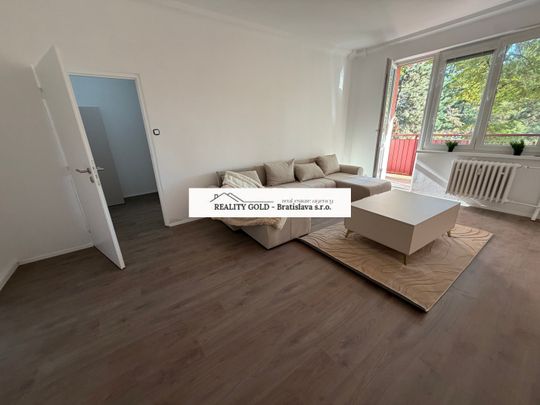 NA PRENÁJOM 2-IZBOVÝ BYT, METEOROVÁ UL., BRATISLAVA – 55 m², VEĽKÁ LOGGIA - Photo 1