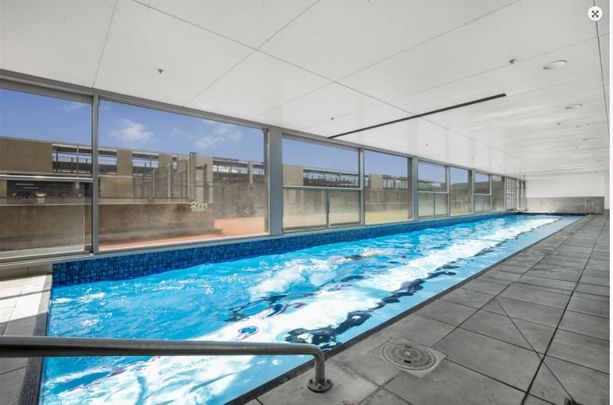 Beach Road Stunner! - Photo 1