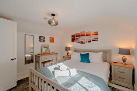 4 bedroom terraced house to rent - Photo 4