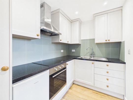 1 bedroom semi-detached house to rent - Photo 1