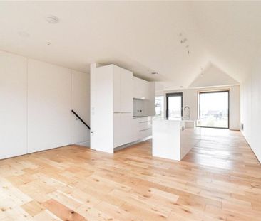 4 bedroom semi-detached house to rent - Photo 3