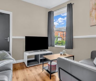 Flat 2, 207 HYDE PARK ROAD Leeds - LS6 1AH - Photo 6