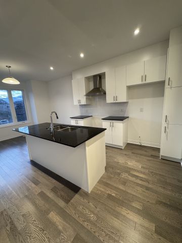 For Lease - 3278 Crystal Drive, Oakville, Ontario - Photo 3