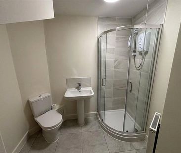 A two bedroom three storey end of terrace property situated on the ... - Photo 4