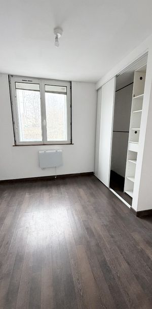 Location Appartement 2 pièces 48m² HENIN BEAUMONT 62110 - Photo 1