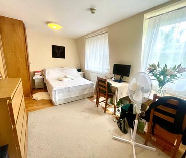 Inverness Terrace, Bayswater, London, W2 - Photo 2