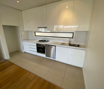 8 Tea Tree Lane, Burwood, Vic 3125 - Photo 1