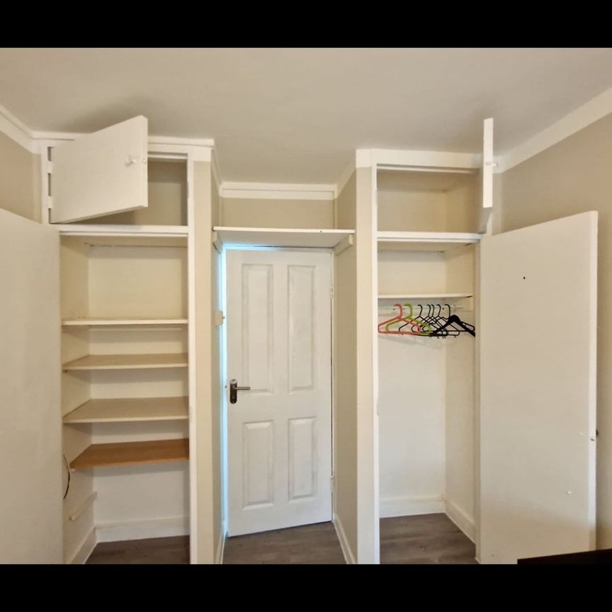 Room in a Shared Flat, South Island Place, SW9 - Photo 1