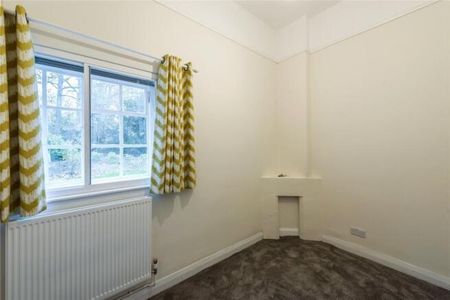 3 bedroom flat to rent - Photo 4