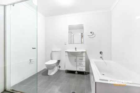 Tri-level home in convenient walk to everywhere address - Photo 5