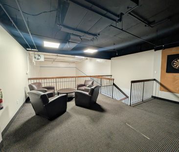 **ALL INCLUSIVE** Beautiful 2 Bedroom Condo in Hamilton!! - Photo 3