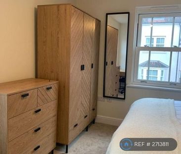 1 bedroom in a house share to rent - Photo 1