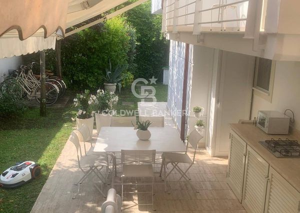 via michelangelo, 73, Forte dei Marmi, Tuscany 55042