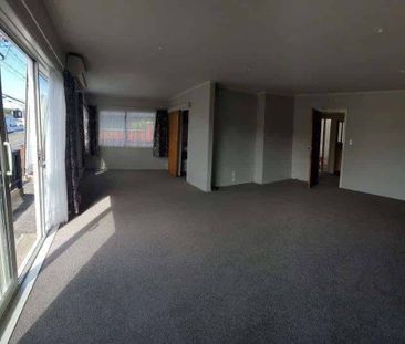 Spacious and bright in City End Karori - Photo 4