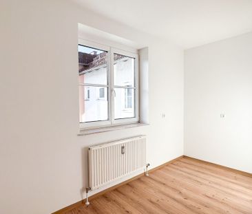 Helle 3-Zimmerwohnung mit Loggia und Abstellplatz im Freien - Photo 2