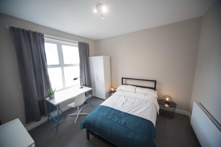 7 Bed Terraced House, Deramore Street, M14 - Photo 3