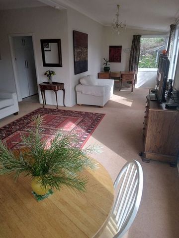 Peaceful Country Cottage - Photo 2