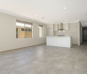 Near new seaside home - Photo 6