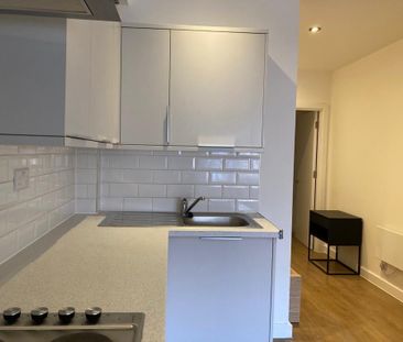 Studio Flat, Roman Road, E2 - Photo 6