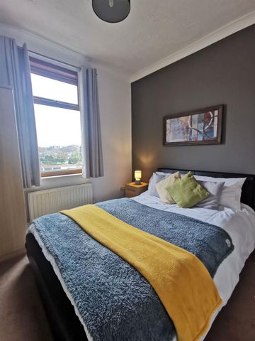 Room 6, Gainsborough Road, Crewe, CW2 - Photo 4