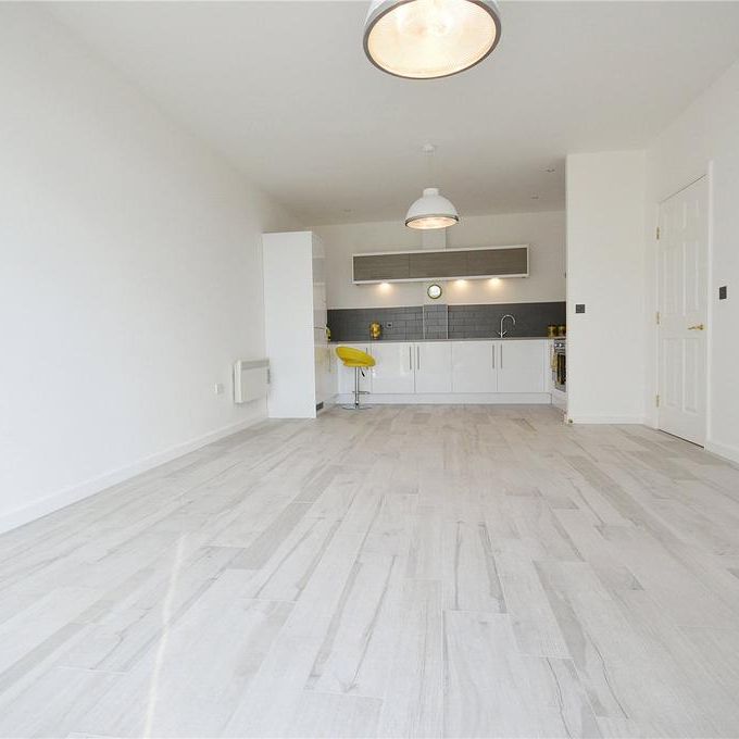 3 bedroom flat to rent - Photo 1