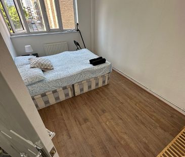 Room in a Shared Flat, Gilbert Sheldon House, W2 - Photo 4