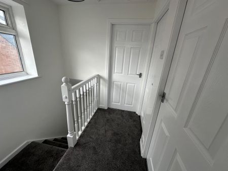 3 bedroom semi-detached house to rent - Photo 5