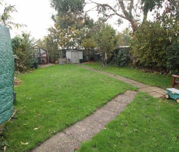 Myrtle Close, Hillingdon, UB8 - Photo 1