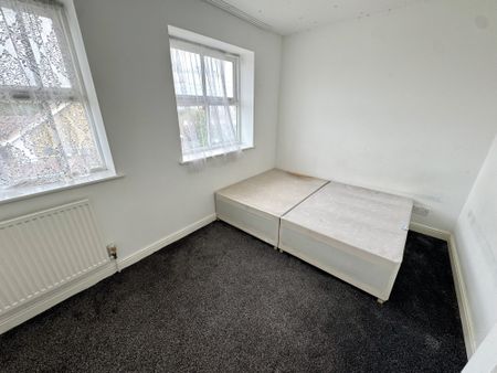 Tollgate Drive, Greater London, UB4 - Photo 3