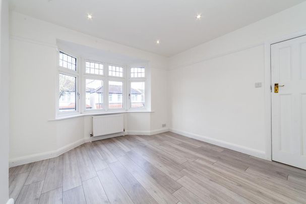 3 bedroom flat to rent - Photo 1