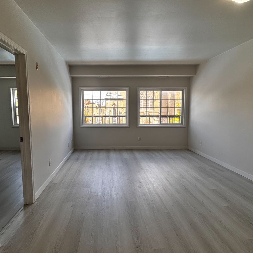 For Lease - Unit 210 1 Centre Street Unit# 210, Richmond Hill, Ontario - Photo 1