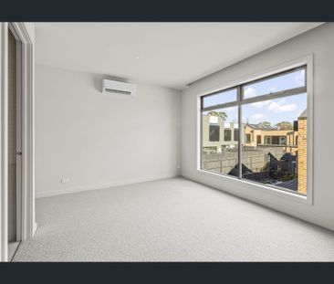 20 Bluebell Lane, Ivanhoe VIC 3079 - Townhouse For Rent | Domain - Photo 5