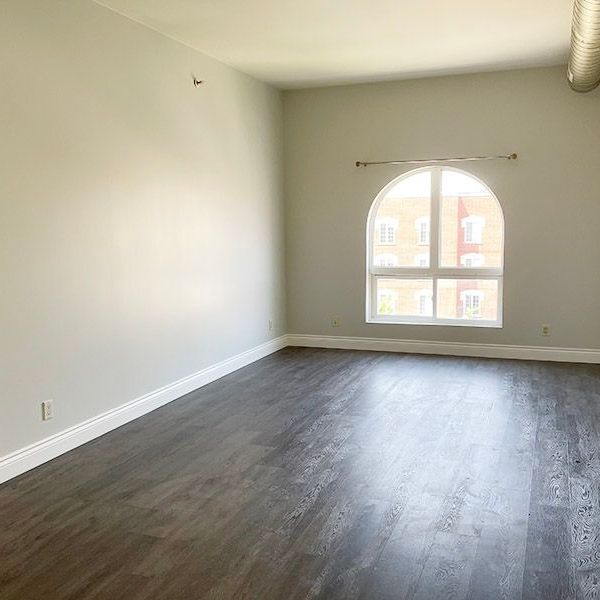 For Lease - 150 Colborne Street Unit# 403, Brantford, Ontario - Photo 1