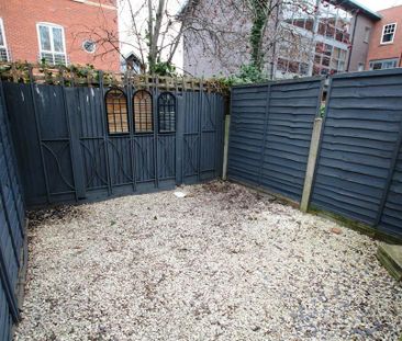 3 bedroom terraced house to rent - Photo 4