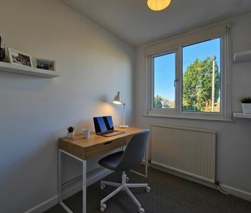 3 bedroom semi-detached house to rent - Photo 5