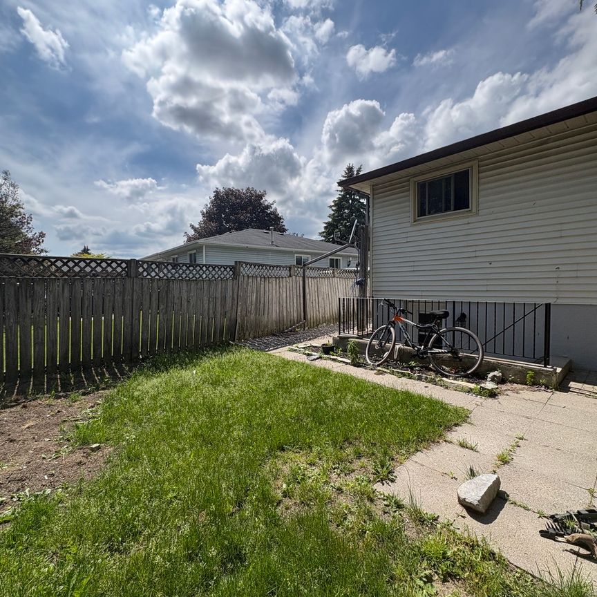 2-684 Davis Dr, Kingston, ON K7M 7X3 - Photo 1