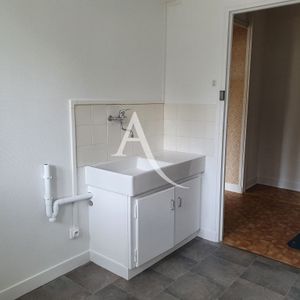 Location Appartement 2 pièces 44m² - Photo 2