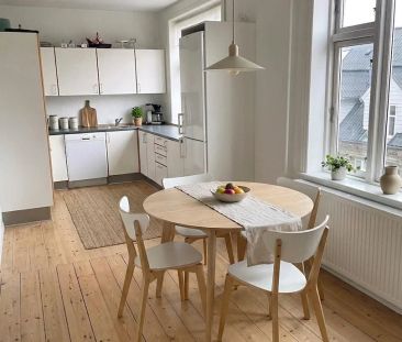 Charmerende lejlighed med elegant indretning i Aalborgs hjerte - Photo 3