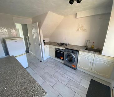 3 bedroom terraced house to rent - Photo 4