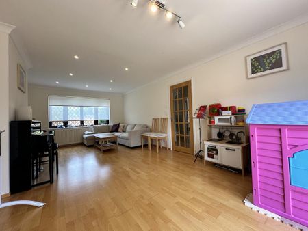 4 bedroom detached house to rent - Photo 5