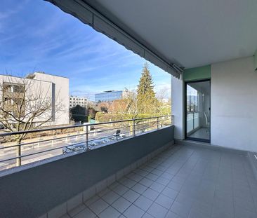 Beautiful through apartment in the heart of a residential neighborhood - Foto 6