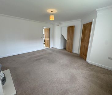 Ashfield Grove, Halesowen, West Midlands - Photo 1