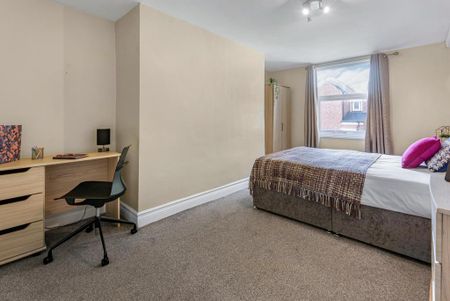 2 bedroom flat to rent - Photo 3