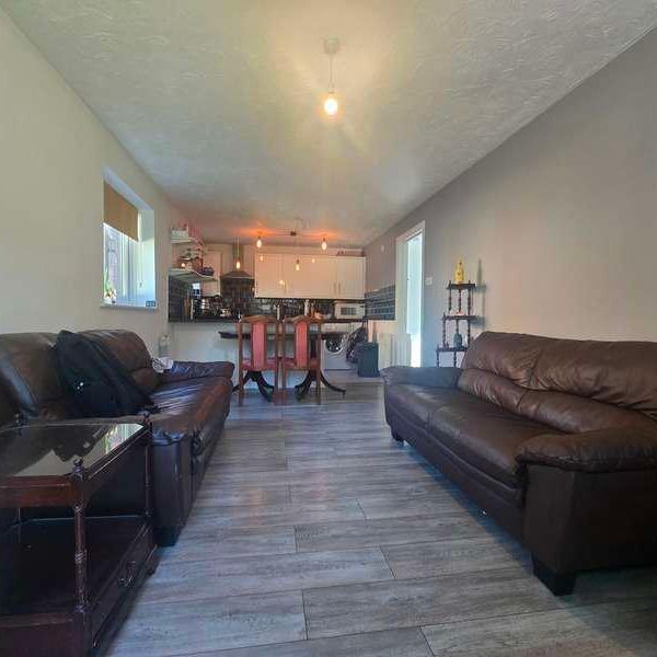 Woodmill Lane, Bitterne, SO18 - Photo 1