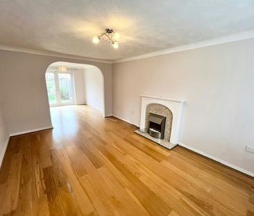Semi-detached house to rent on - Photo 2