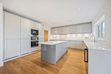 5 bedroom detached house to rent - Photo 4