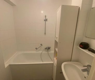 BIG ROOM FOR RENT CLOSE TO CENTER !!! - Foto 1