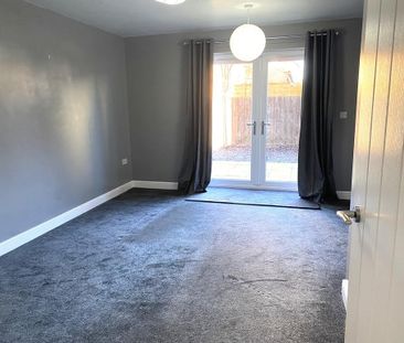 2 bedroom semi-detached house to rent - Photo 3